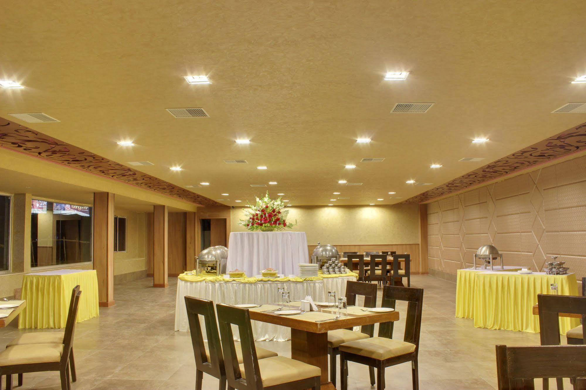 ​Justa Hyderabad Exterior foto
