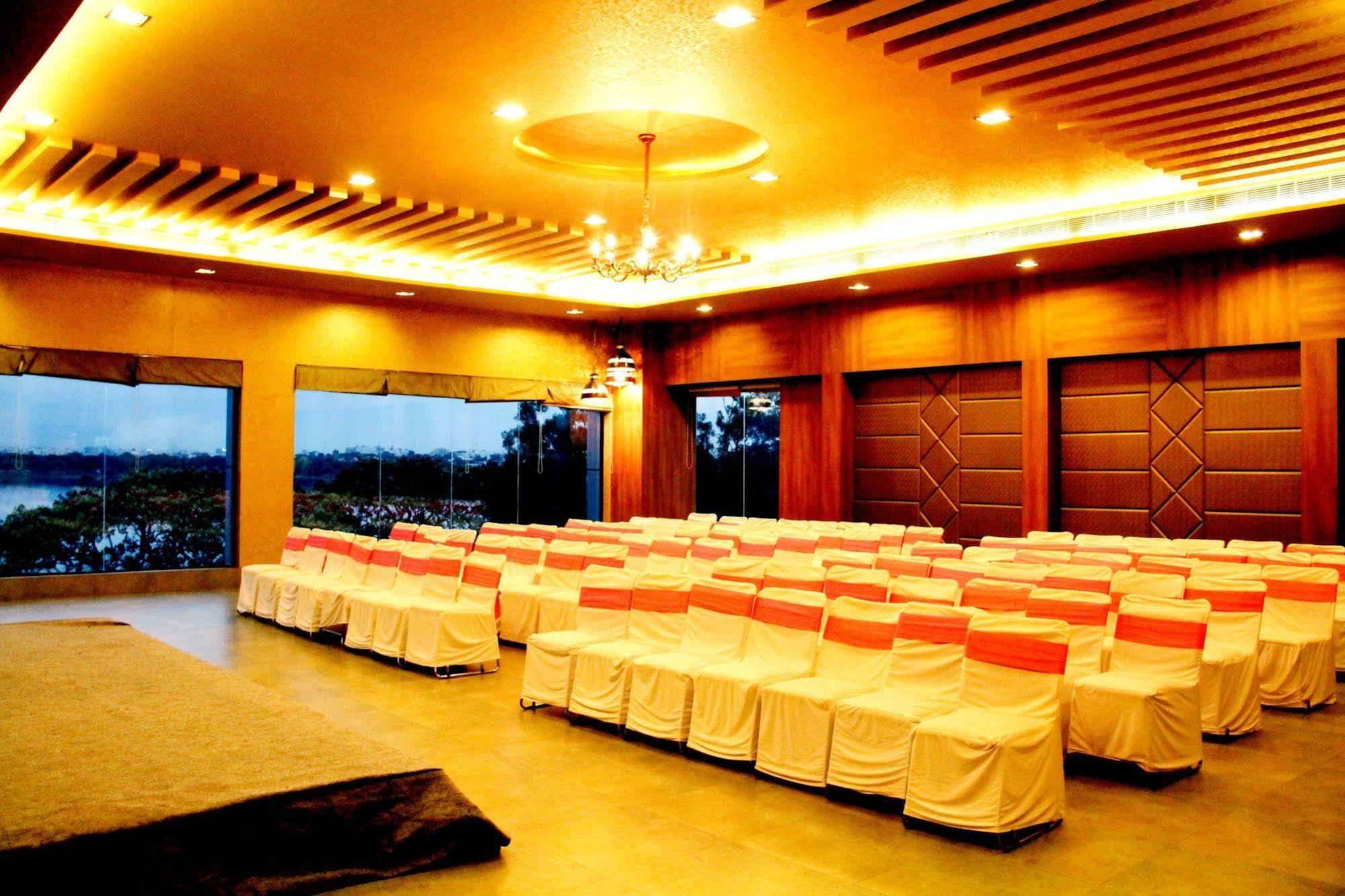 ​Justa Hyderabad Exterior foto